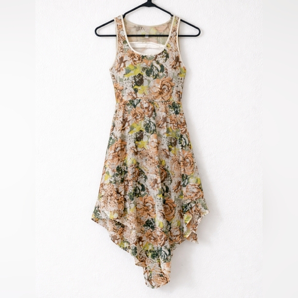 ✨ Xhilaration Floral Handkerchief Dress | Junior Small ✨ - Picture 2 of 4